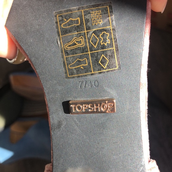 Pink velvet top shop heels - Picture 4 of 4